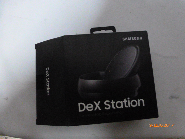 Док-станция Samsung  DeX Station (EE-MG950BBRGRU)