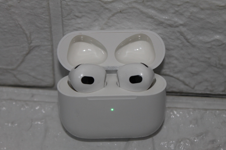 Наушники беспроводные Apple AirPods 3 MagSafe Charging Case