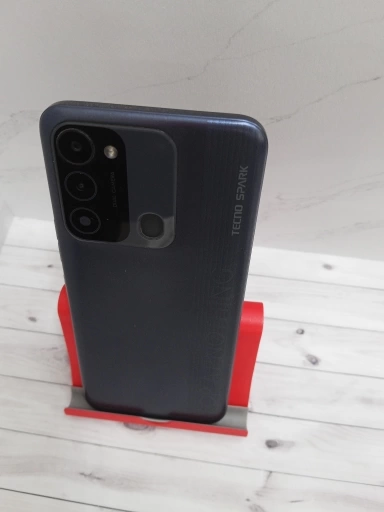 Смартфон Tecno Spark 8C 4/64 Gb