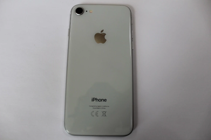 Смартфон Apple iPhone 8 2/64 ГБ