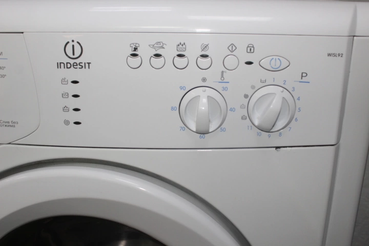 Стиральная машина Indesit WISL92 5кг