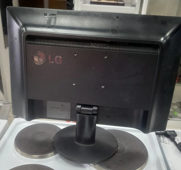 Монитор LG W1934S-BN