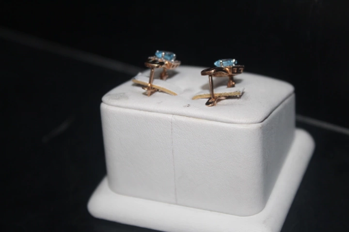 Серьги золотые с камнями 585 проба 3,33 гр. 1,5 см ФМ