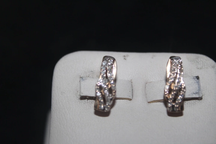 Серьги золотые с камнями  585 проба (бриллиант) 3,07гр 1,5 см (ФМ)