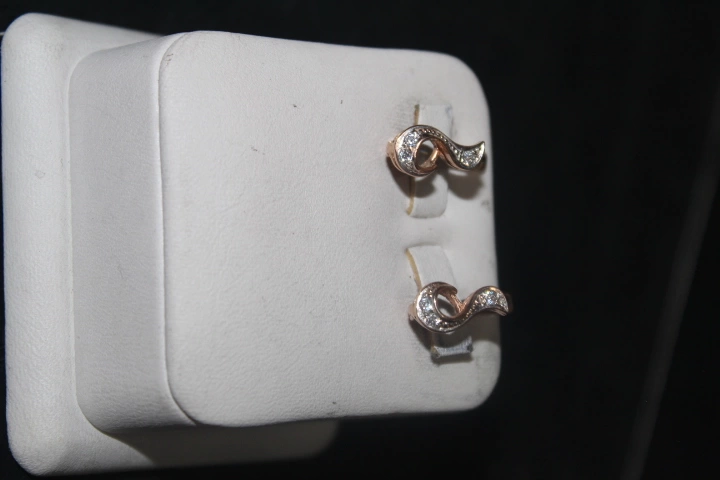 Серьги золотые с камнями  585 проба 3,20 гр 1,5 см ФМ