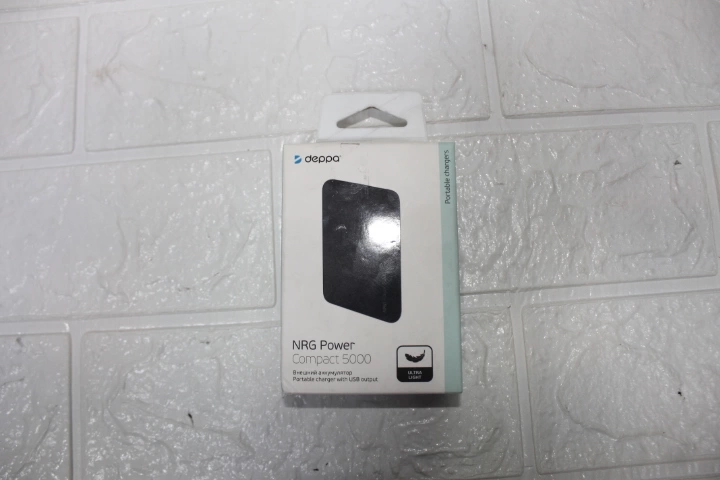 Аккумулятор  Deppa Compact 5000A