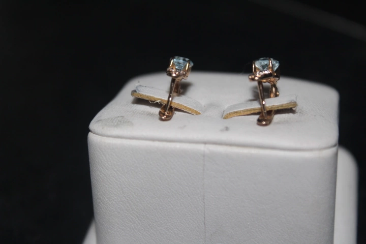 Серьги золотые с камнями  585 проба 2,30 гр 1,5 см (ФМ)