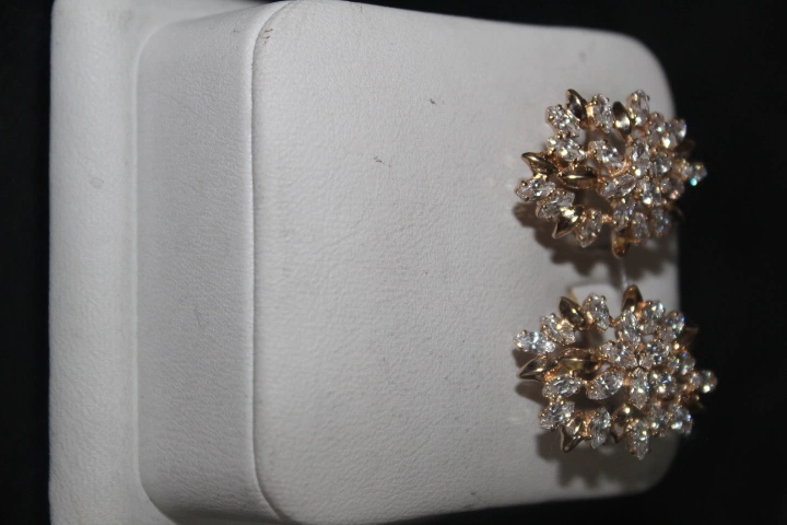 Серьги золотые с камнями  585 проба 3,50 гр. 1,5 см.(ФМ)