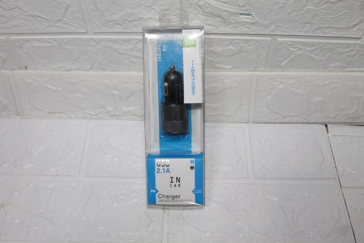 Автомобильное зарядное устройство Red Line 2USB C20
