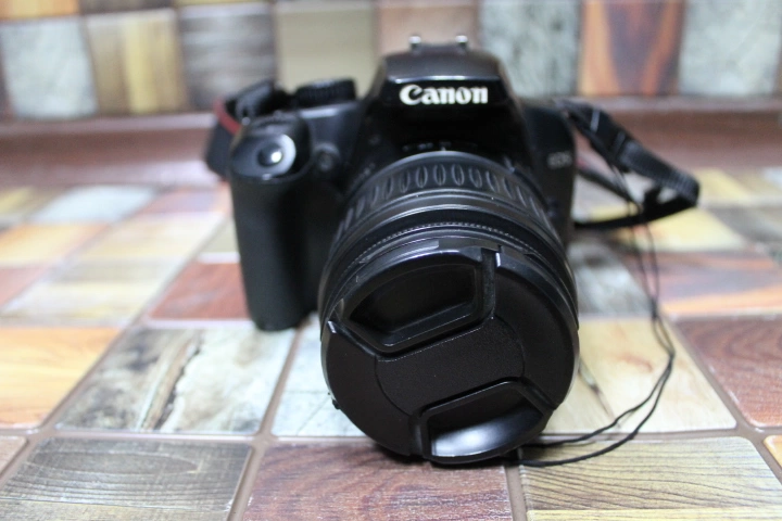 Фотоаппарат зеркальный Canon EOS 1000D