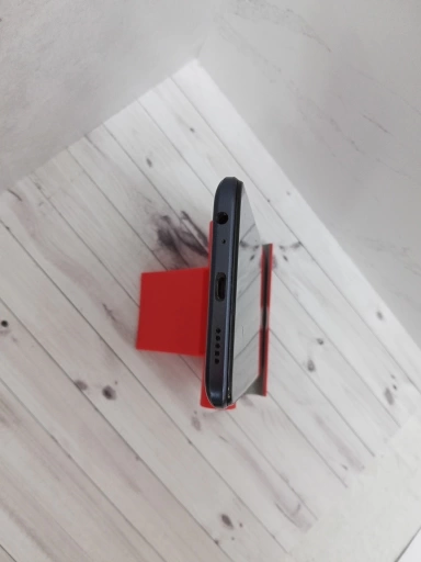 Смартфон Tecno Spark 8C 4/64 Gb