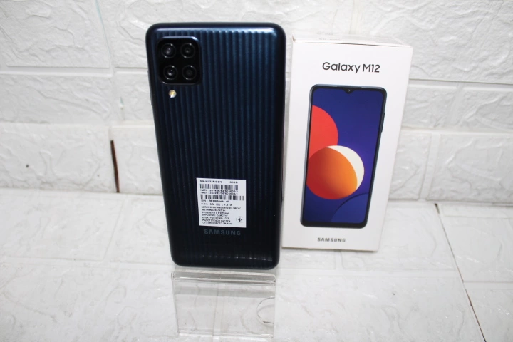Смартфон Samsung Galaxy M12 3/32 ГБ