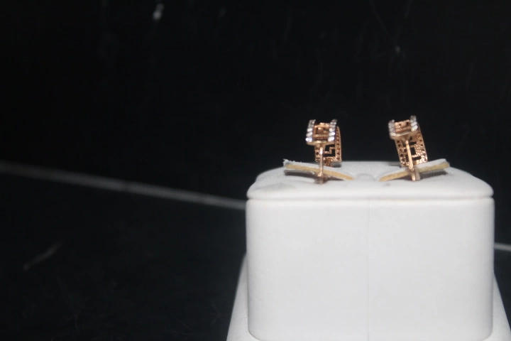 Серьги золотые с камнями 585 проба 3,20 гр 1,5 смФМ