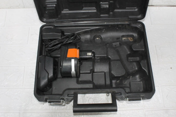 Шуруповерт Dexter IC144CD