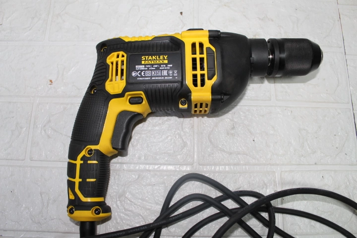 Электродрель Stanley FMEH750