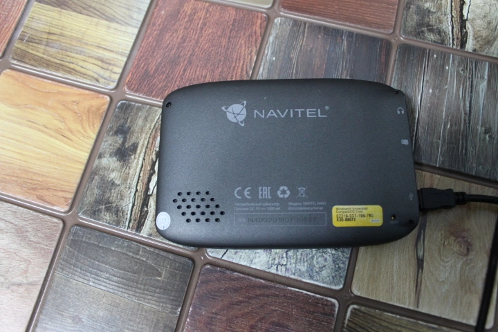 Навигатор Navitel  N400