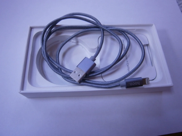 Смартфон Apple iPhone SE2020