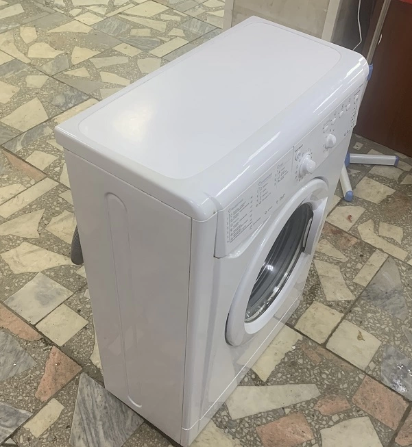 Стиральная машина Indesit IWUB 4085 (CIS)