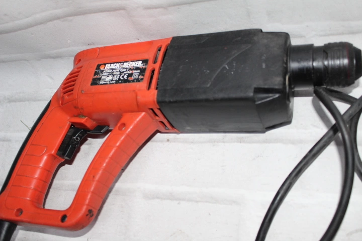 Перфоратор BLACK+DECKER KD 960