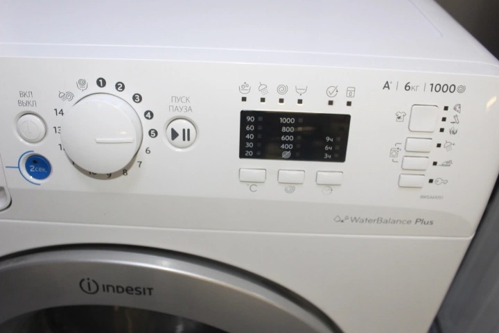 Стиральная машина Indesit BWSA61051S 6 КГ