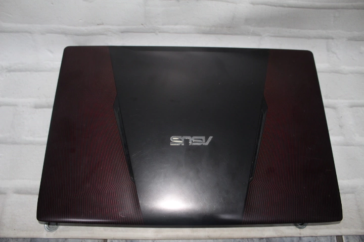 Ноутбук Asus I5-7300HQ 2.50GHz/8Gb озу/SSD 128Gb/GTX 1050