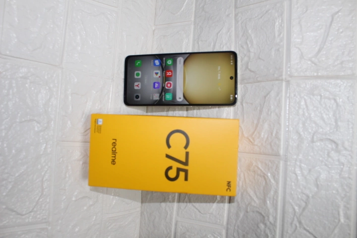 Смартфон Realme C75 256ГБ
