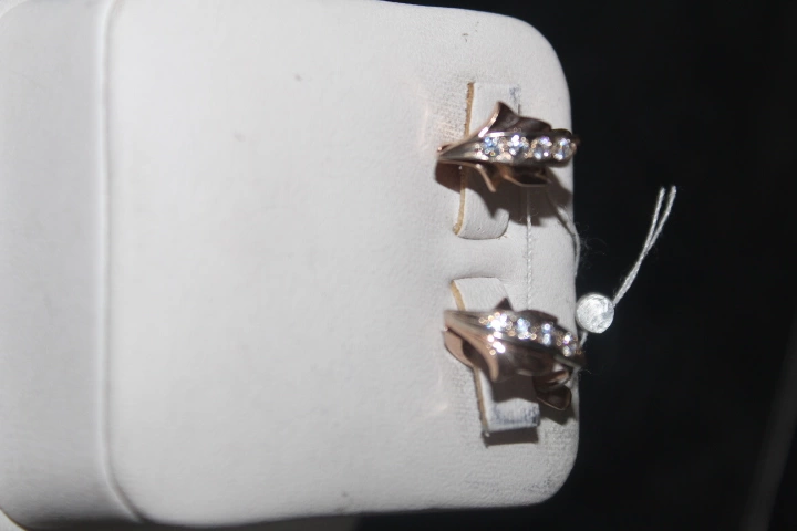 Серьги золотые с камнями  585 проба 3,50 гр. 1,5 см.(ФМ)