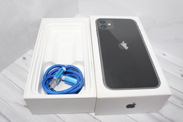 Смартфон Apple iPhone 11 64 ГБ