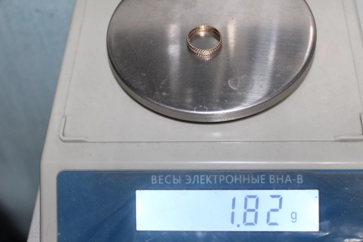 Кольцо  золотое 585 проба 1,82 гр. 17 размер Ф.М.