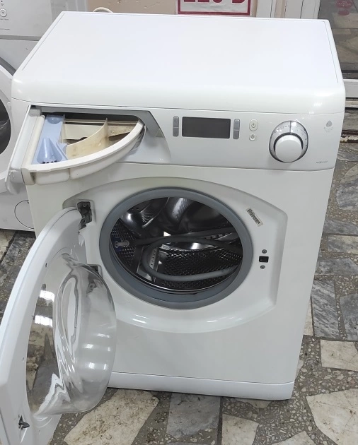 Стиральная машина Hotpoint Ariston AVSD 107 EX