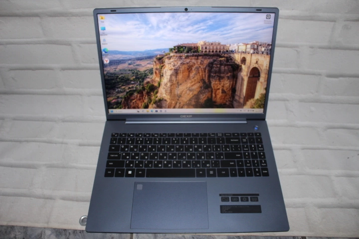 Ноутбук Dexp i5 1235U 1.3GHz/DDR4 16Gb/SSD512/intel Iris Xe