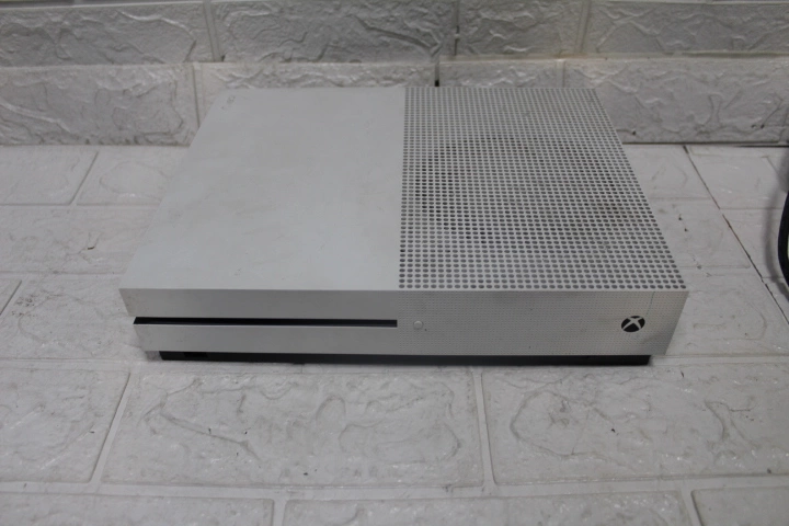 Игровая приставка X-Box One Microsoft S 1000 ГБ