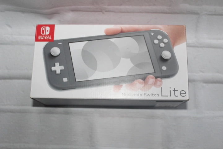 Игровая приставка Nintendo Switch Lite 32Gb