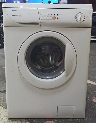 Стиральная машина Zanussi ZWD381