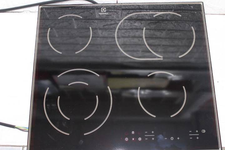 Варочная панель Electrolux CPE644RBC