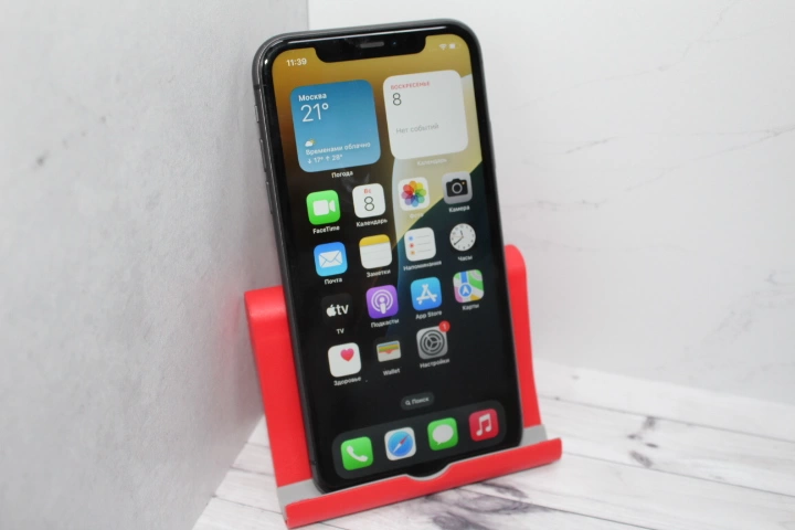 Смартфон Apple iPhone 11 64 ГБ