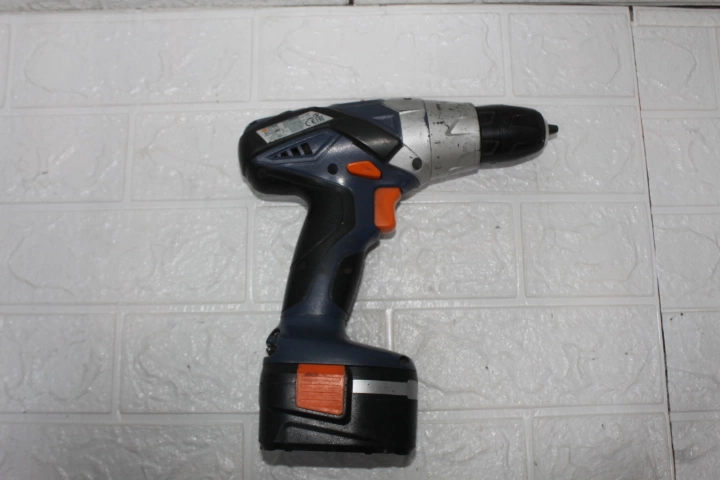 Шуруповерт Dexter IC144CD