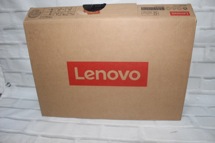 Ноутбук Lenovo Ryzen 3 7320U 2.4GHz/DDR5 8Gb/SSD256/Radeon 610M