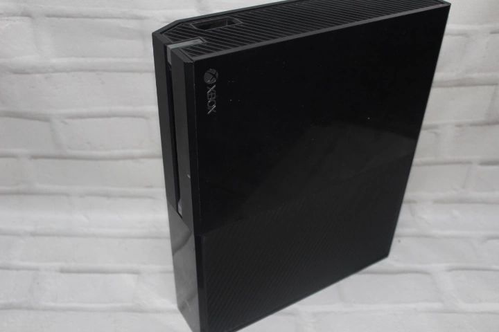 Игровая приставка X-Box One XBOX  One Console Model 1540 500ГБ
