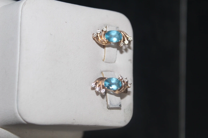 Серьги золотые с камнями 585 проба 3,24гр 1,5см ФМ