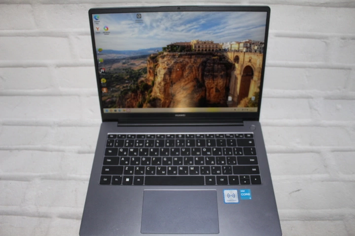 Ноутбук HUAWEI IntelCore i3-1215u/1.20GHz/8.GB/SSD512/UHD Graphic
