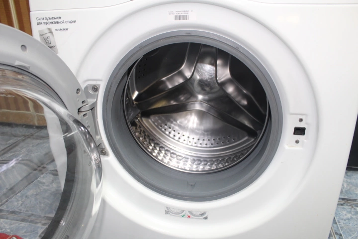 Стиральная машина Samsung WW60H2230EWDLP
