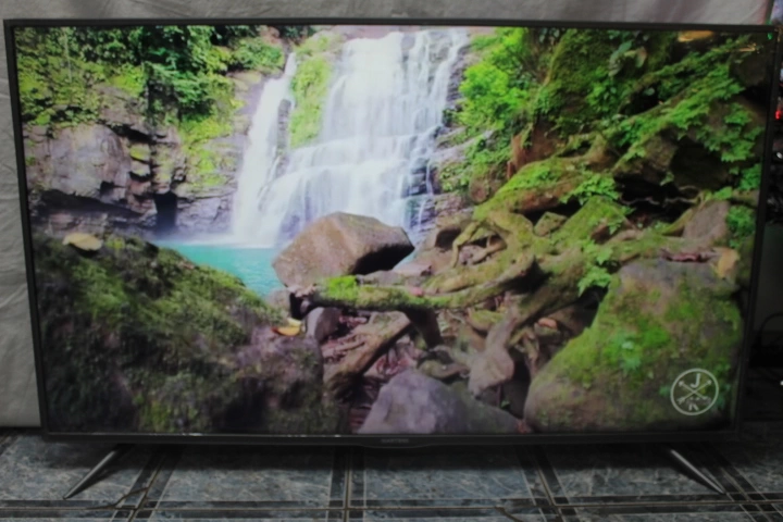 Телевизор Hartens HTS-50UHD05B-S2
