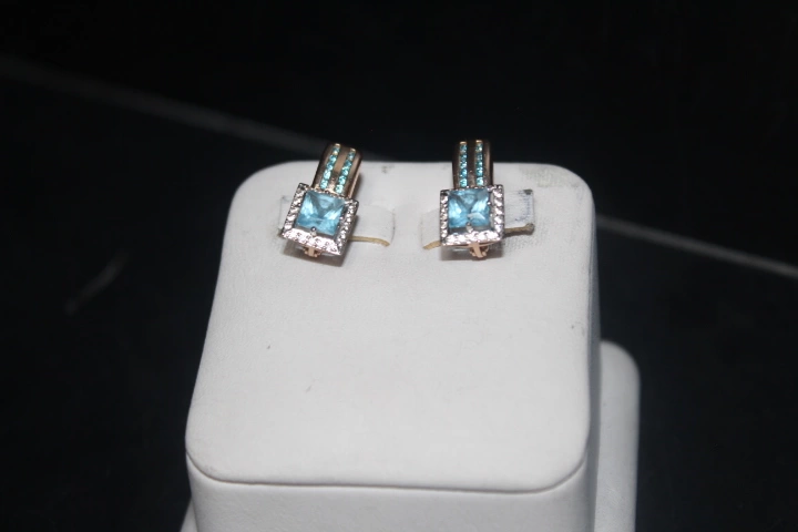 Серьги золотые с камнями 585 проба 3,33 гр. 1,5 см ФМ