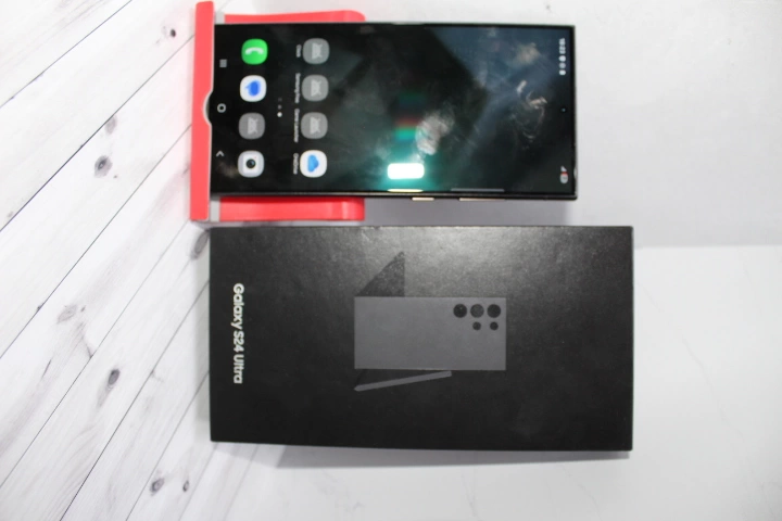Смартфон Samsung S24 Ultra 256 ГБ