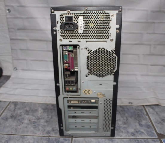 Системный блок No name intel Core Q8200 2.33GHz/DDR3 4/HDD250/Radeon5500