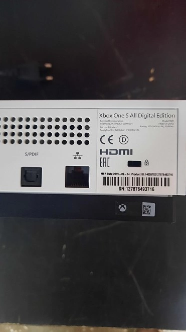 Игровая приставка X-Box One Microsoft One S 1000 ГБ