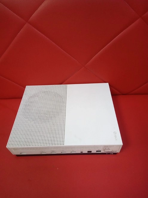 Игровая приставка X-Box One Microsoft Xbox One S 1000 ГБ HDD, белый