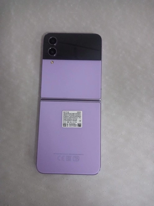 Смартфон Samsung Galaxy Z Flip4 8/256GB