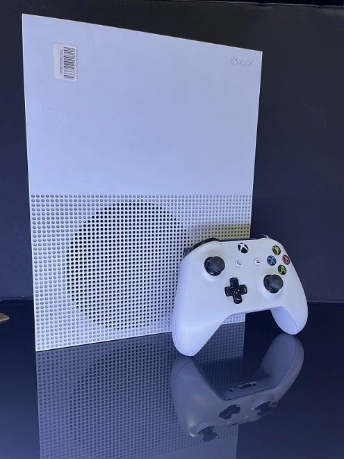 Игровая приставка X-Box One Microsoft X-Box OneS All Digital 1Tb 4K UHD